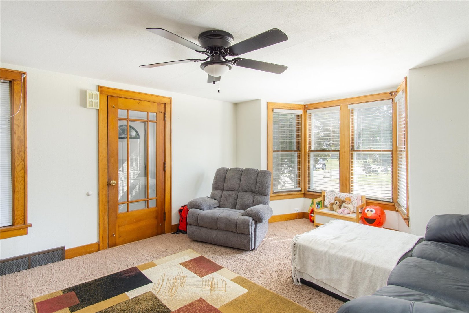 107 S 5th Avenue, Mendota, IL 61342
