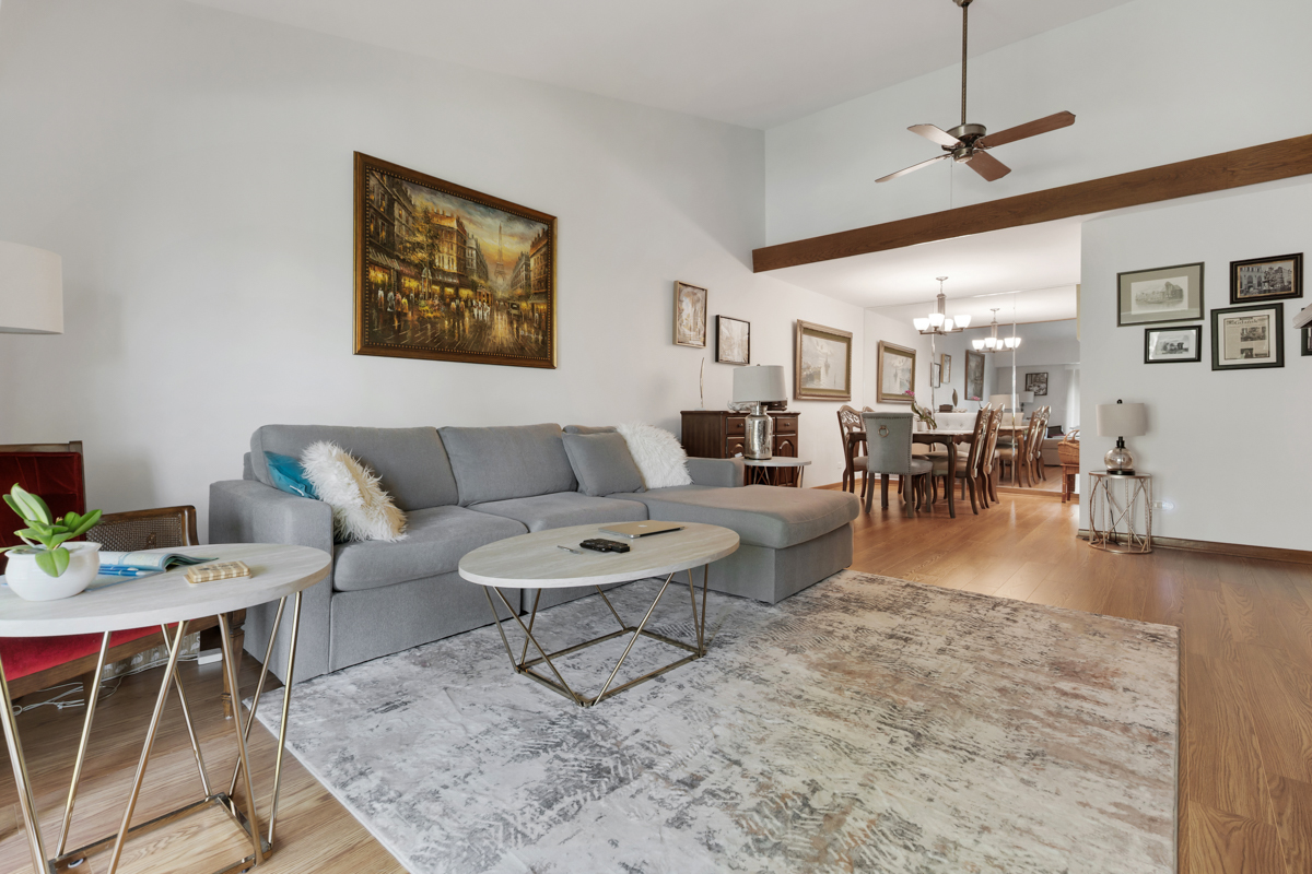 540 Biesterfield Road #309, Elk Grove Village, IL 60007