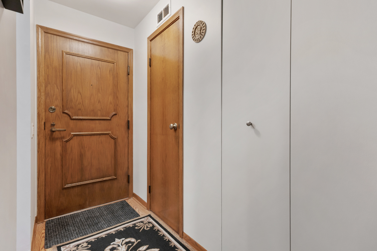 540 Biesterfield Road #309, Elk Grove Village, IL 60007