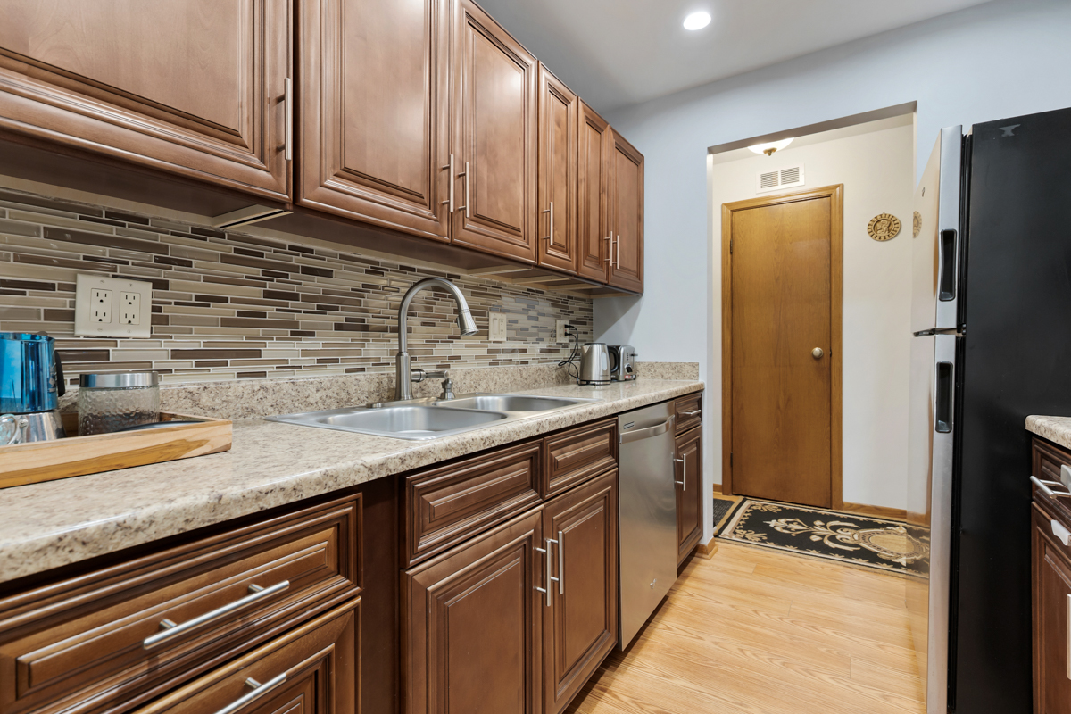 540 Biesterfield Road #309, Elk Grove Village, IL 60007