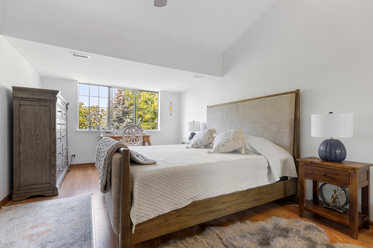 540 Biesterfield Road #309, Elk Grove Village, IL 60007