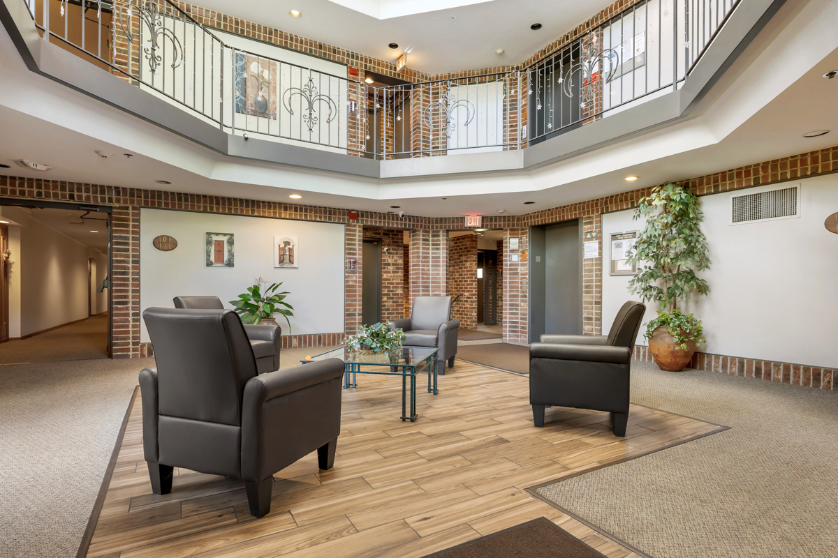 540 Biesterfield Road #309, Elk Grove Village, IL 60007