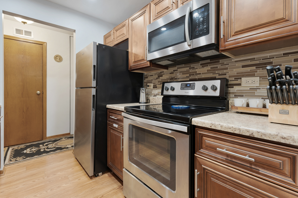 540 Biesterfield Road #309, Elk Grove Village, IL 60007