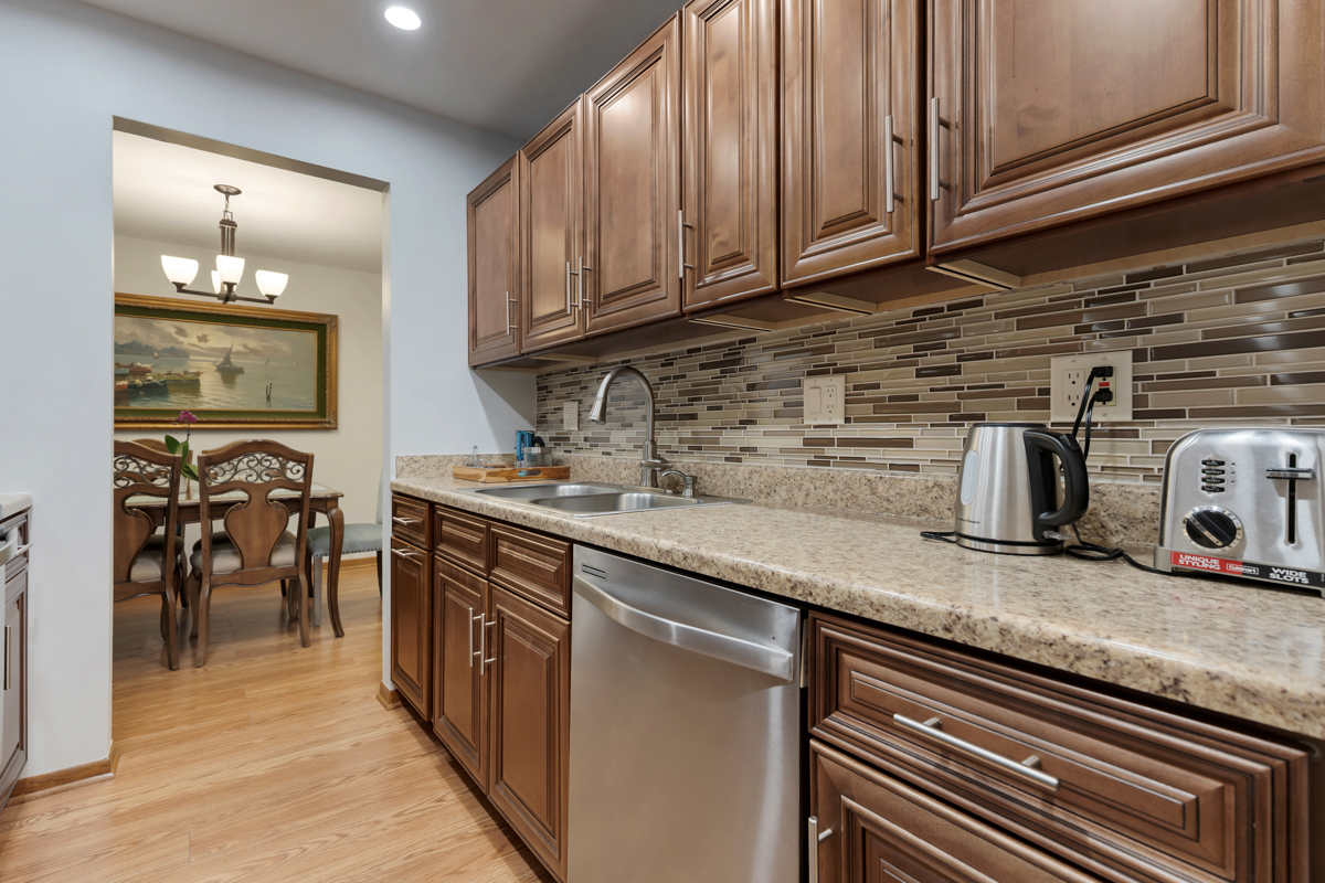540 Biesterfield Road #309, Elk Grove Village, IL 60007