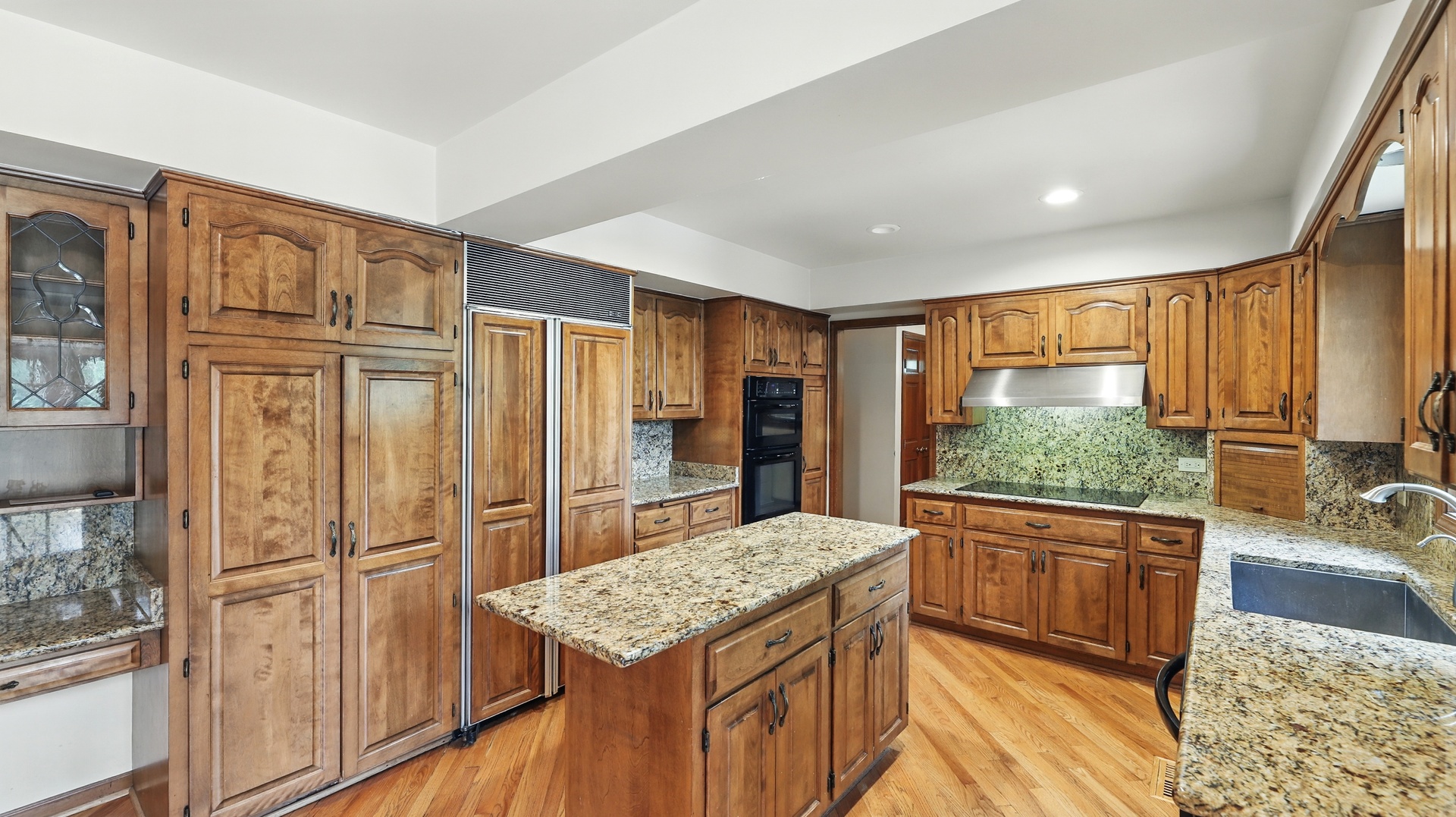 812 Saint Stephens Green, Oak Brook, IL 60523