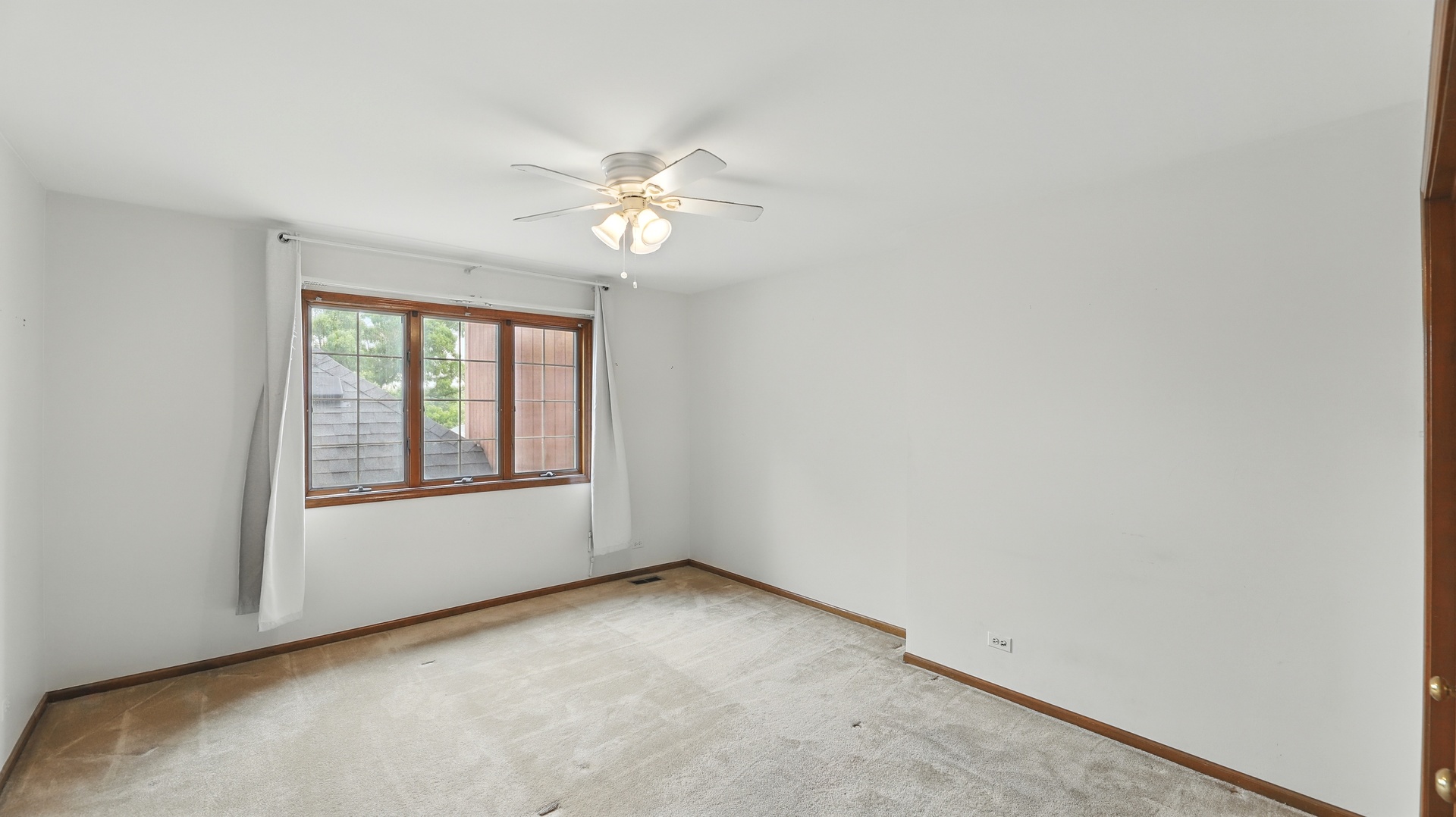 812 Saint Stephens Green, Oak Brook, IL 60523