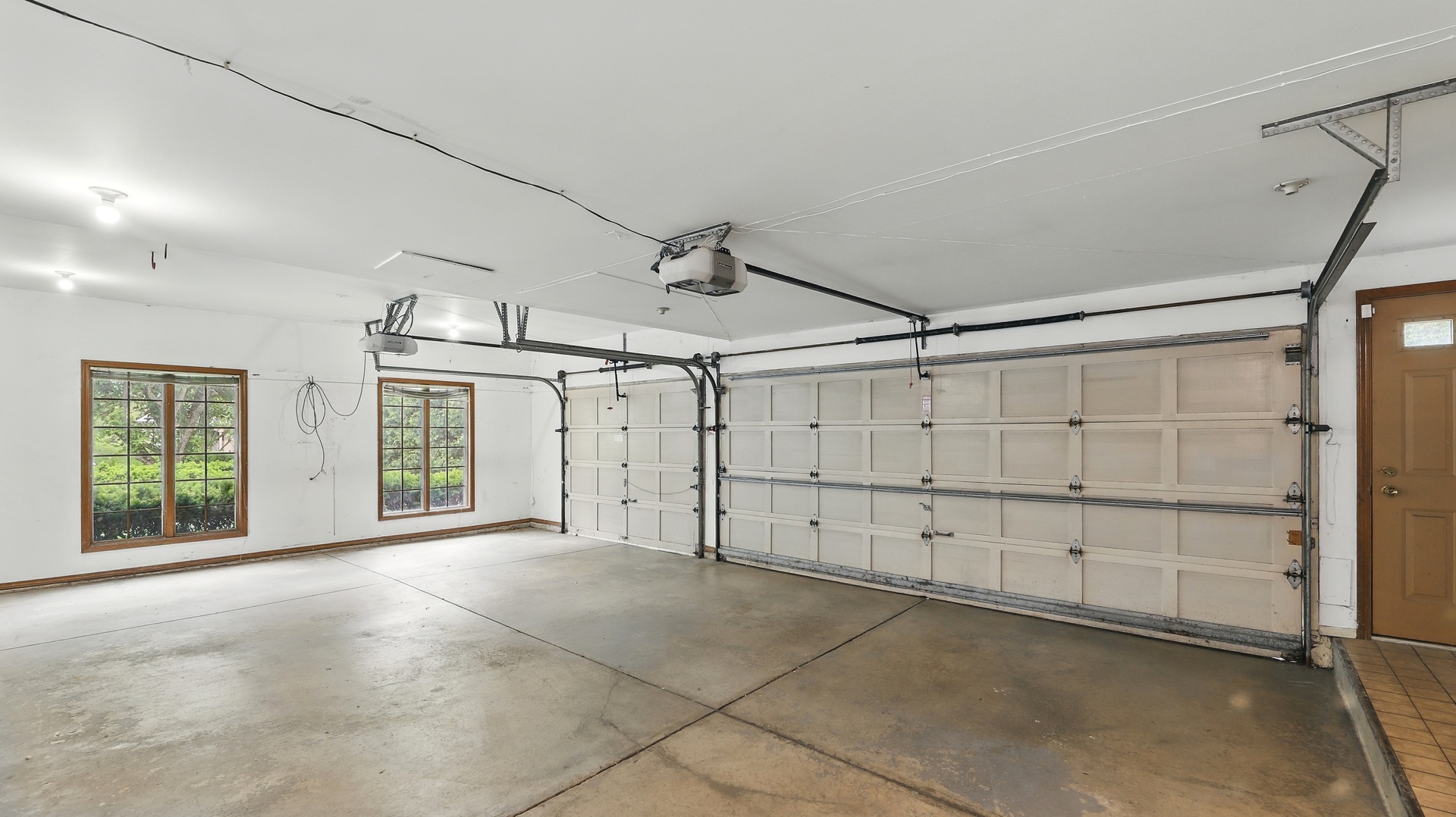 812 Saint Stephens Green, Oak Brook, IL 60523