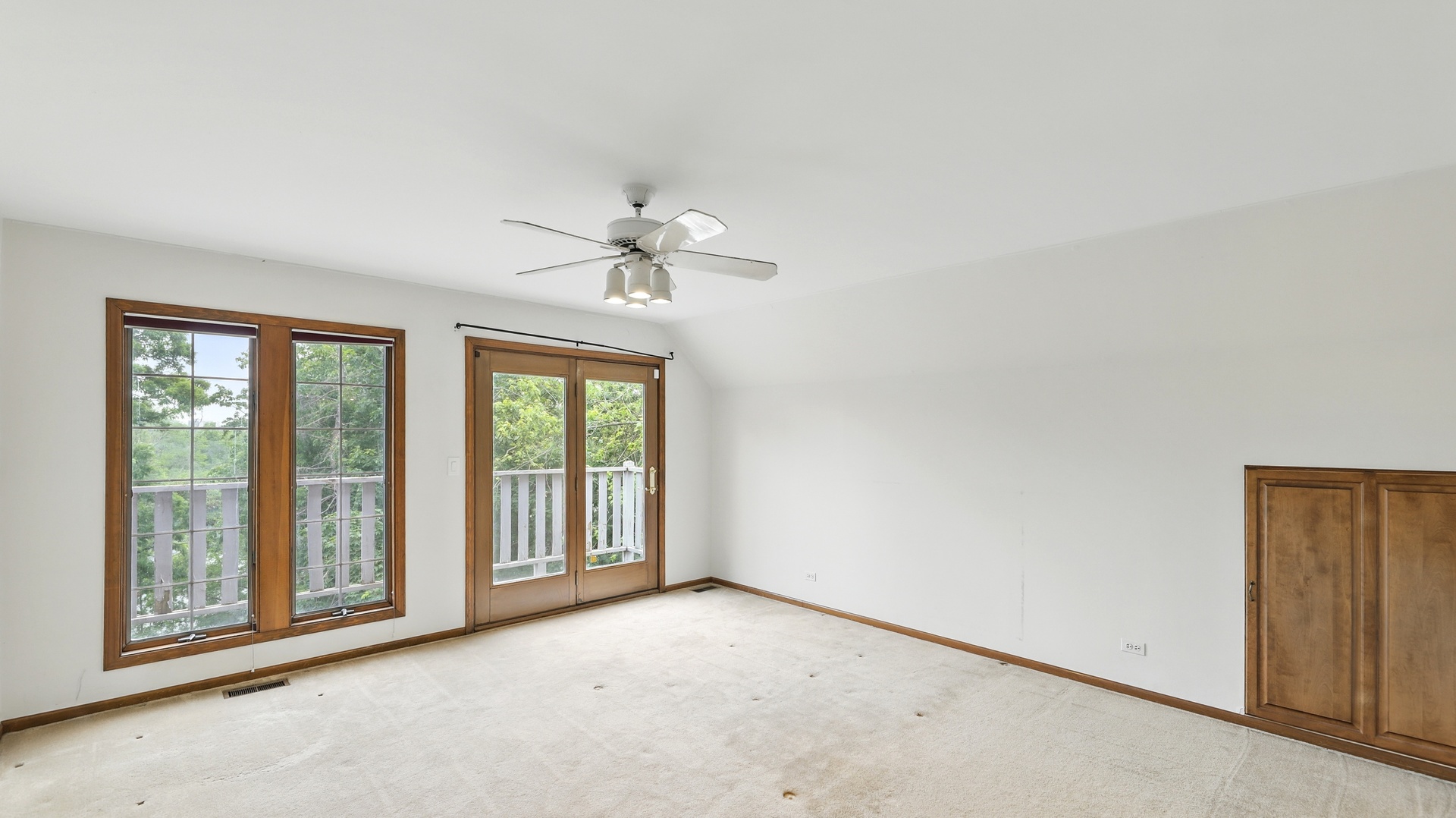 812 Saint Stephens Green, Oak Brook, IL 60523