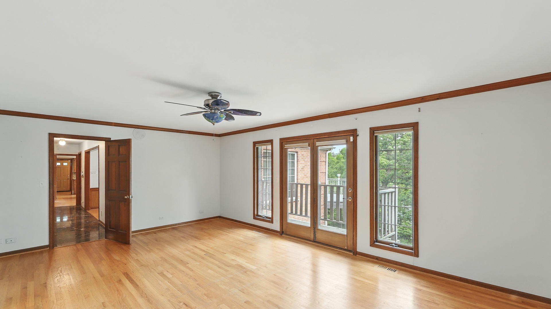 812 Saint Stephens Green, Oak Brook, IL 60523