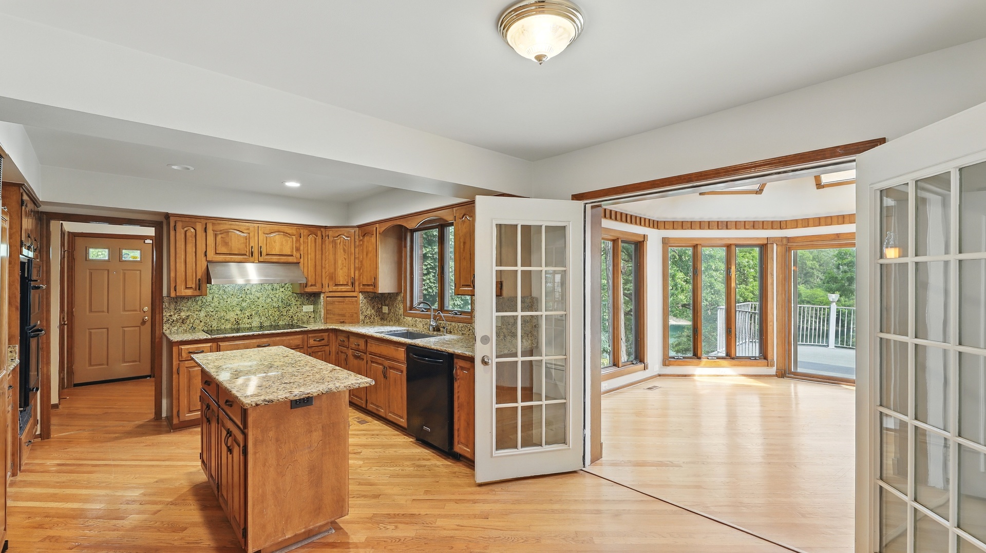 812 Saint Stephens Green, Oak Brook, IL 60523