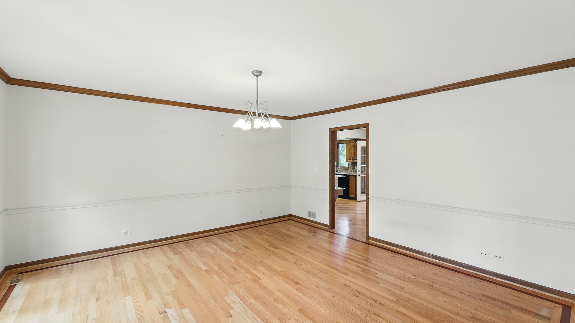 812 Saint Stephens Green, Oak Brook, IL 60523