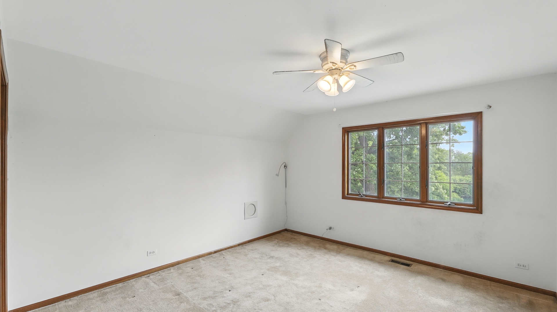 812 Saint Stephens Green, Oak Brook, IL 60523
