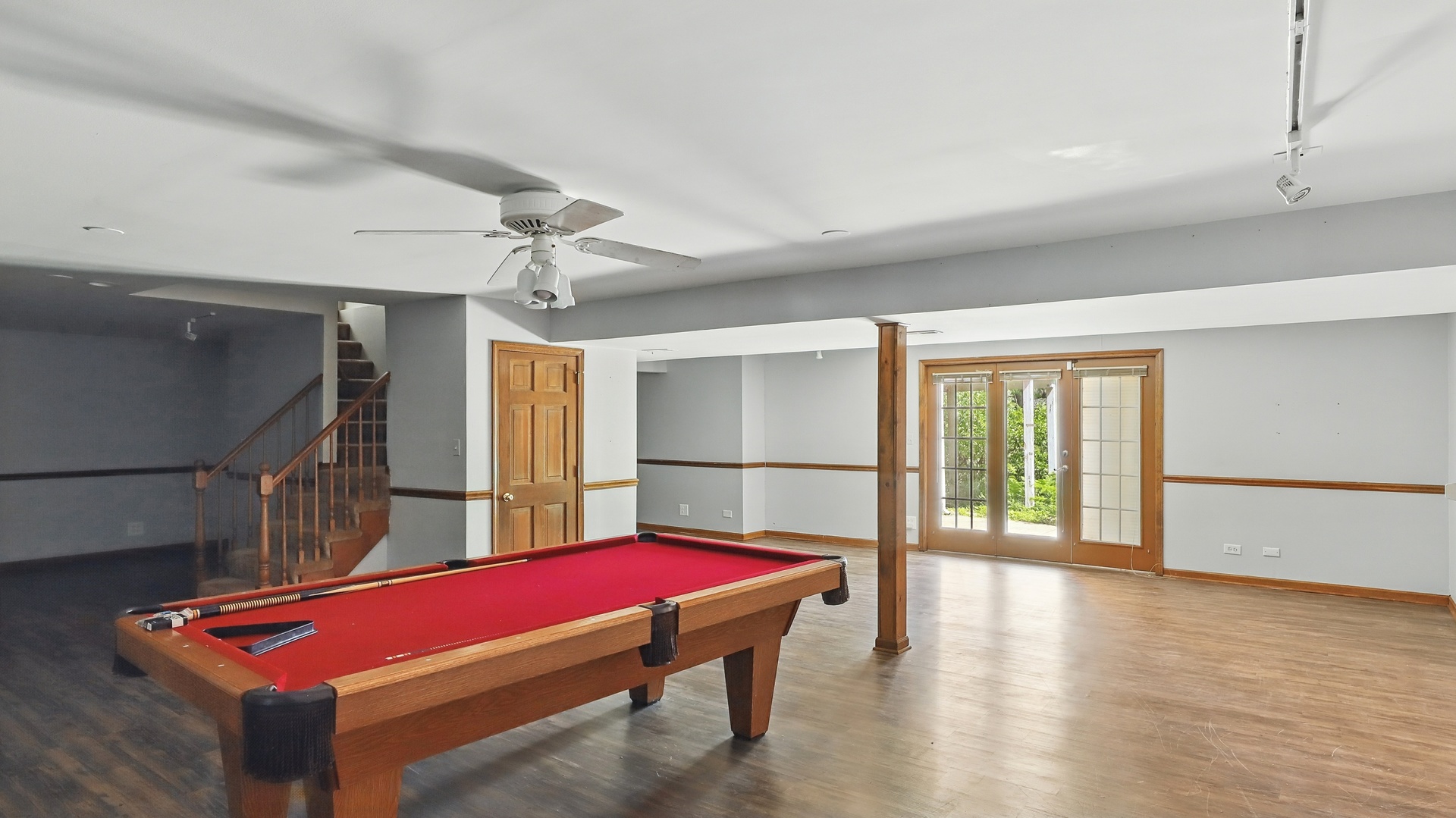 812 Saint Stephens Green, Oak Brook, IL 60523