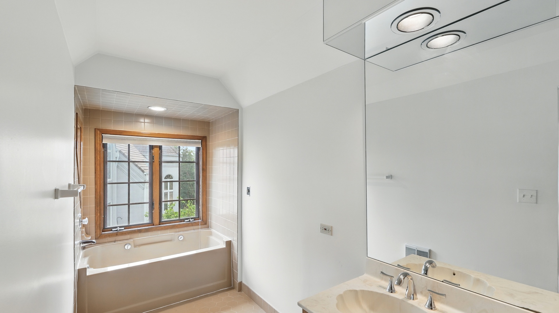 812 Saint Stephens Green, Oak Brook, IL 60523