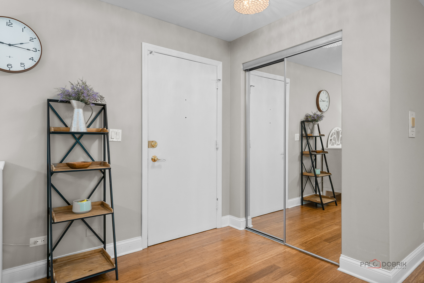 25 E Palatine Road #207, Arlington Heights, IL 60004