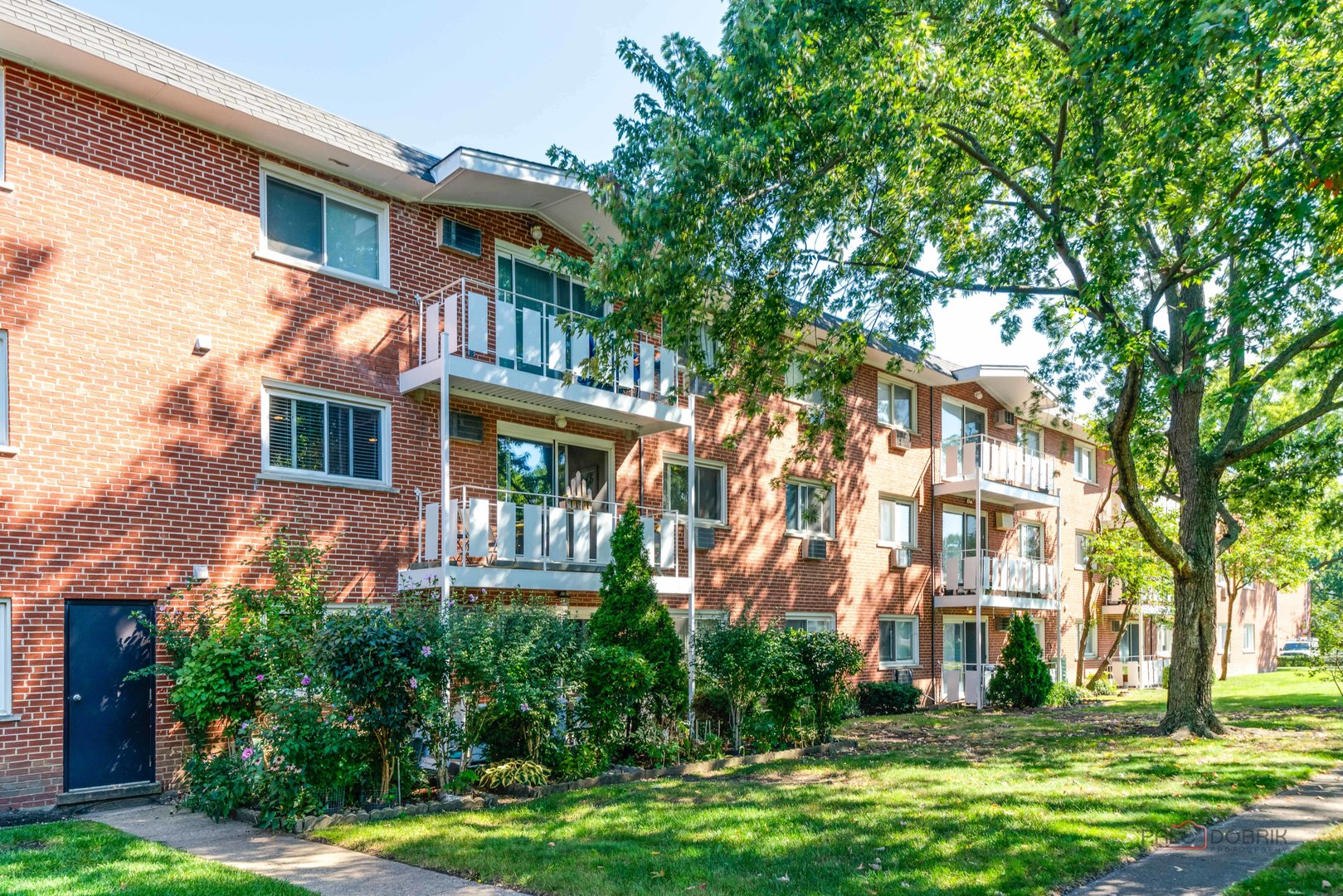 25 E Palatine Road #207, Arlington Heights, IL 60004