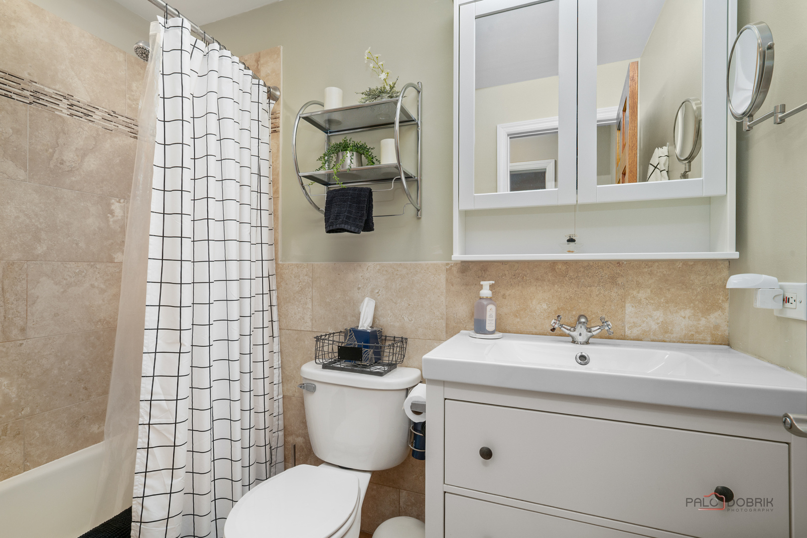 25 E Palatine Road #207, Arlington Heights, IL 60004