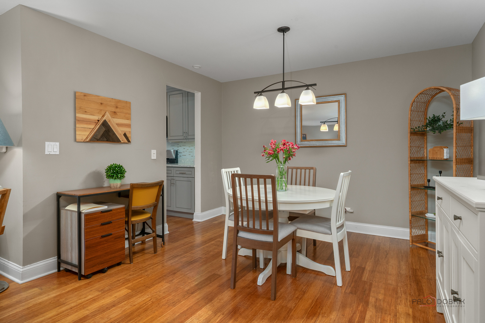 25 E Palatine Road #207, Arlington Heights, IL 60004