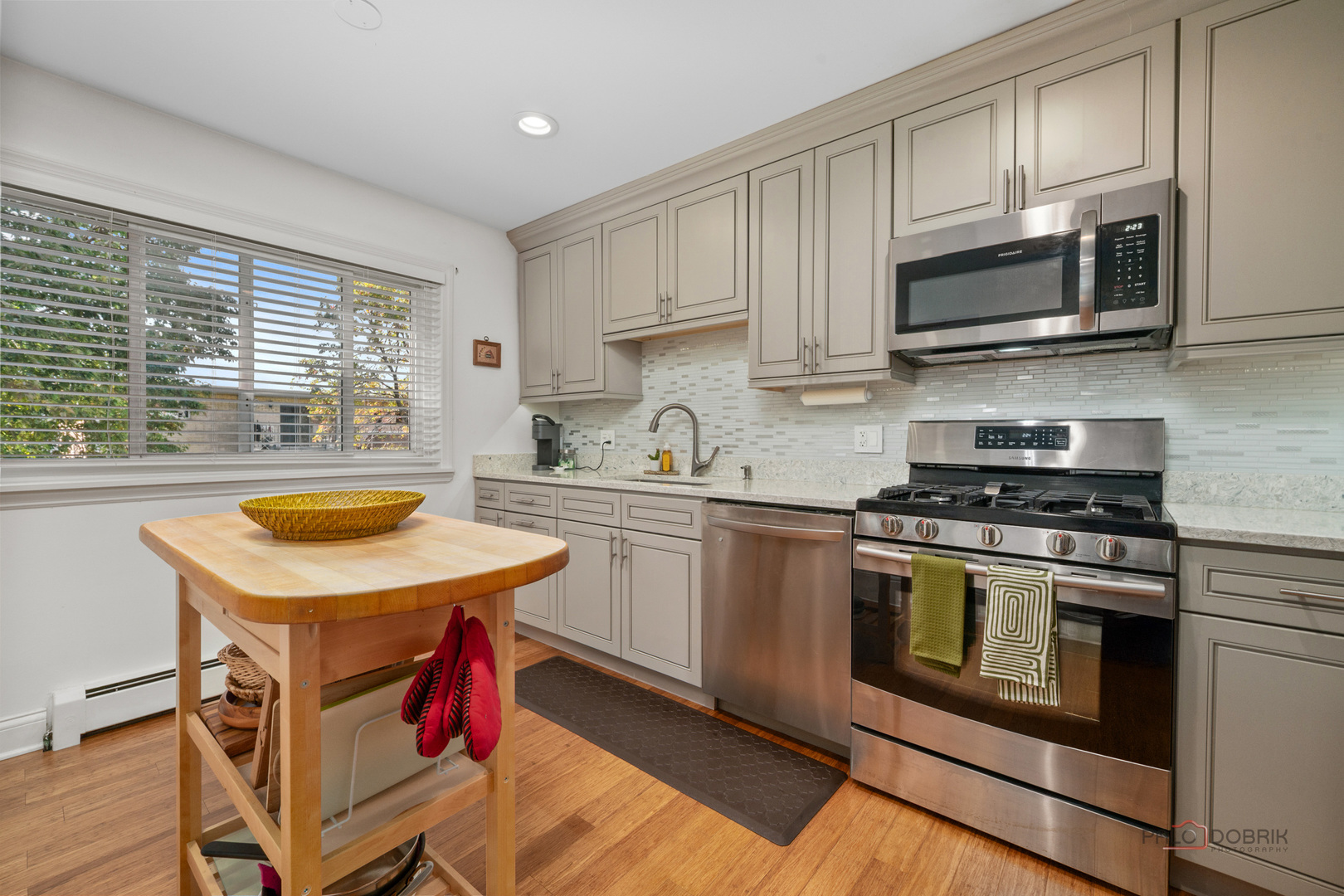 25 E Palatine Road #207, Arlington Heights, IL 60004