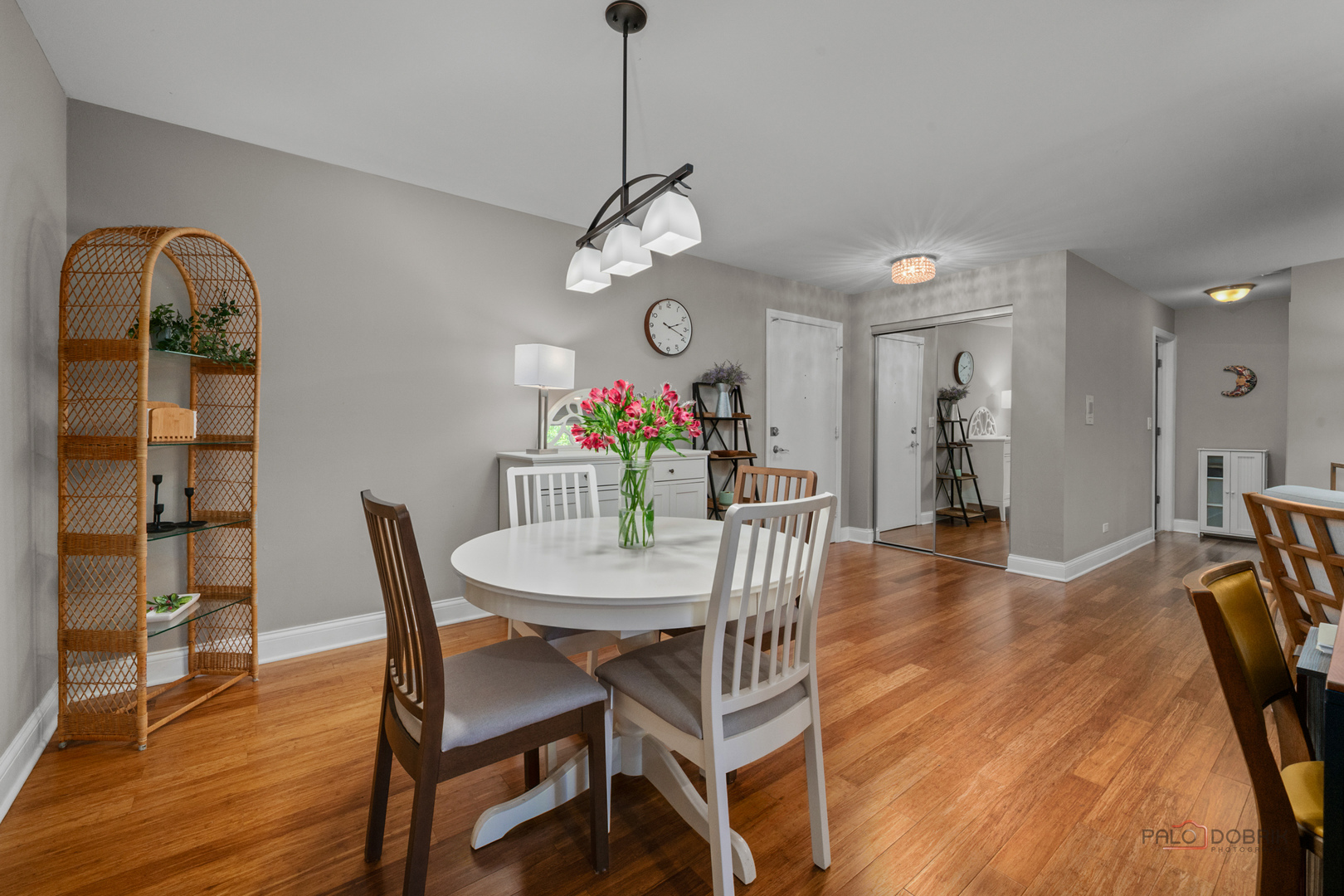 25 E Palatine Road #207, Arlington Heights, IL 60004