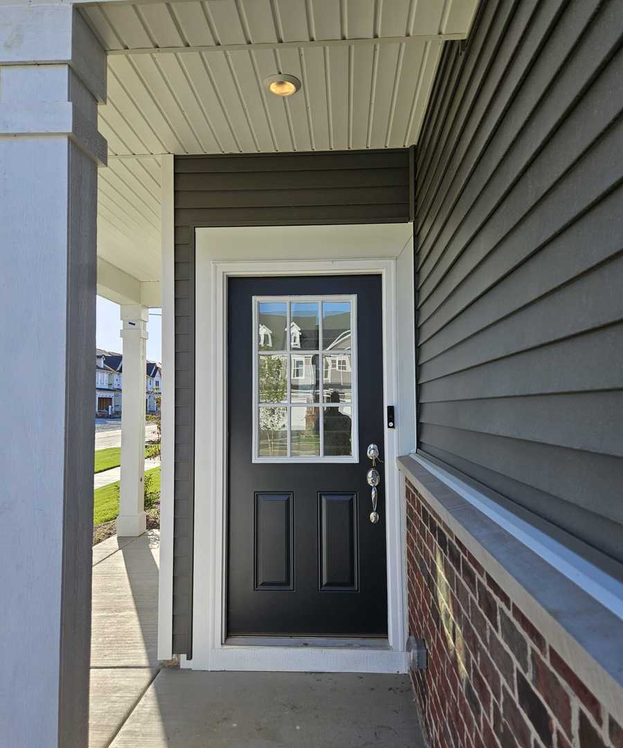 2212 Horseshoe Circle #2212, Naperville, IL 60564