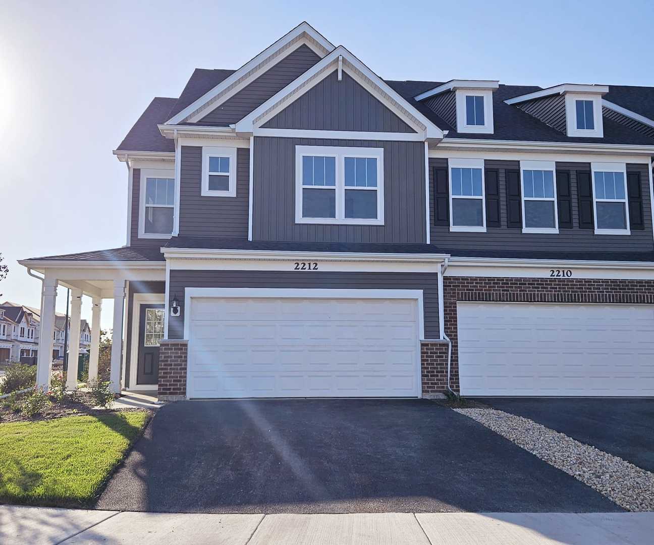 2212 Horseshoe Circle #2212, Naperville, IL 60564