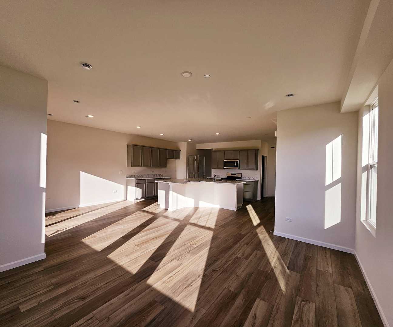 2212 Horseshoe Circle #2212, Naperville, IL 60564