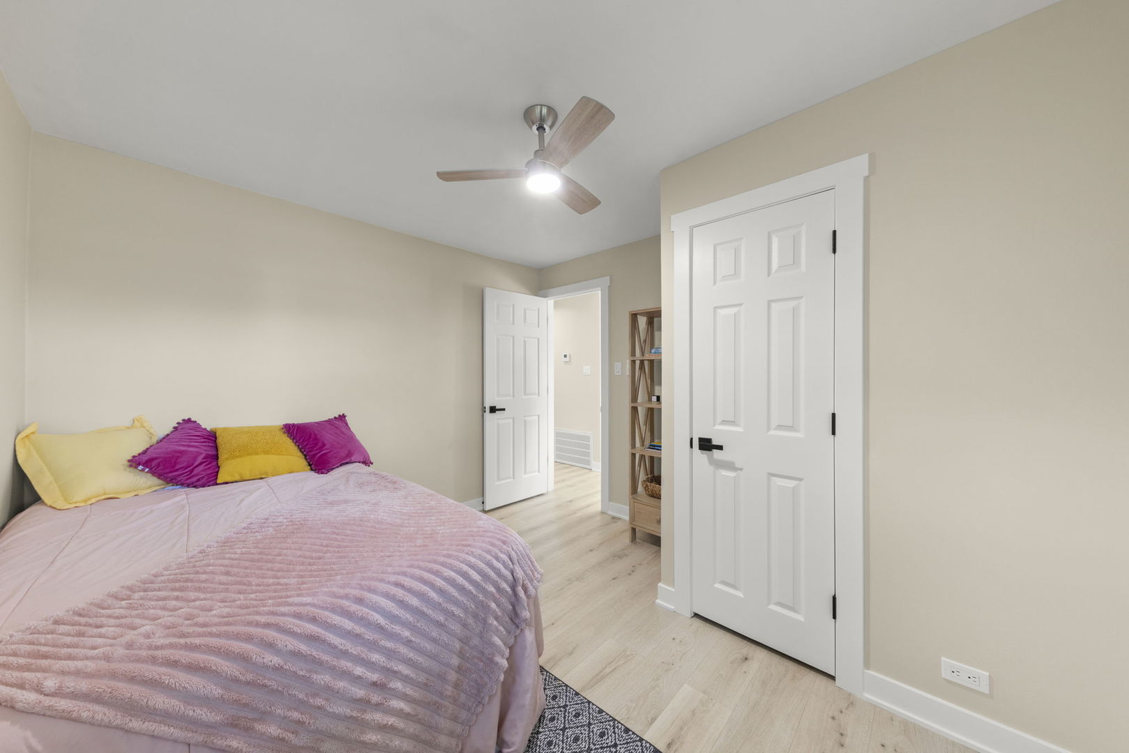 7818 W 99th Street, Hickory Hills, IL 60457