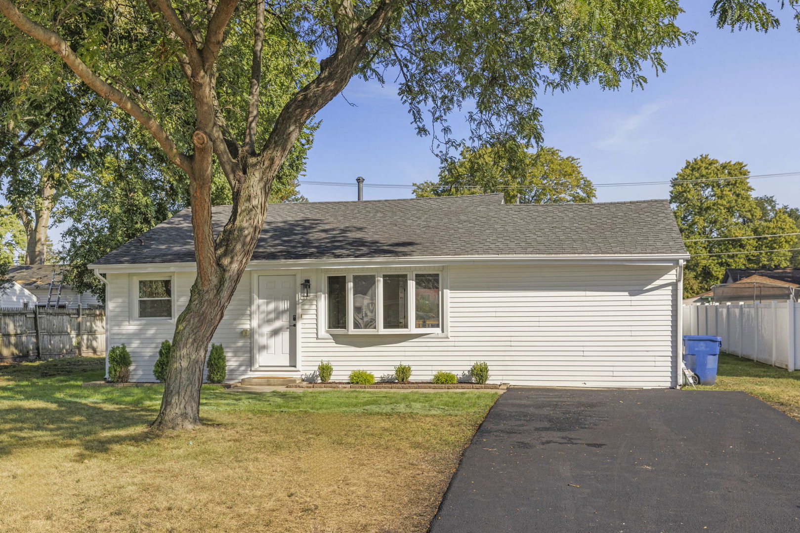 7818 W 99th Street, Hickory Hills, IL 60457