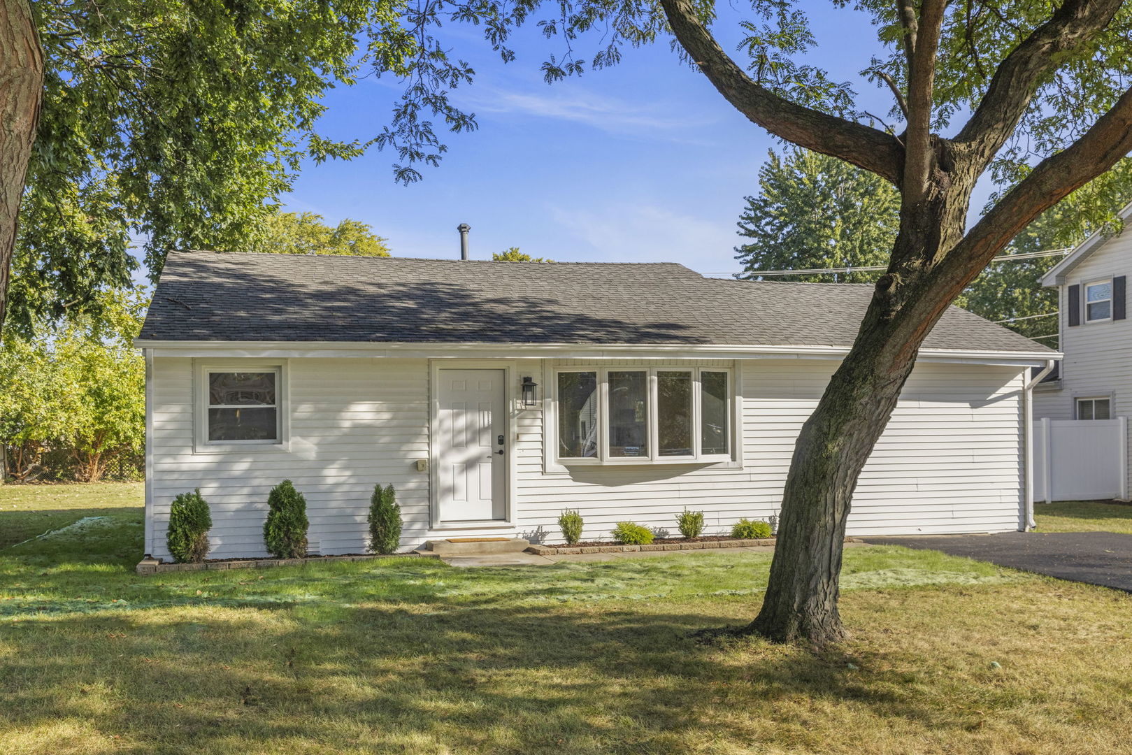 7818 W 99th Street, Hickory Hills, IL 60457
