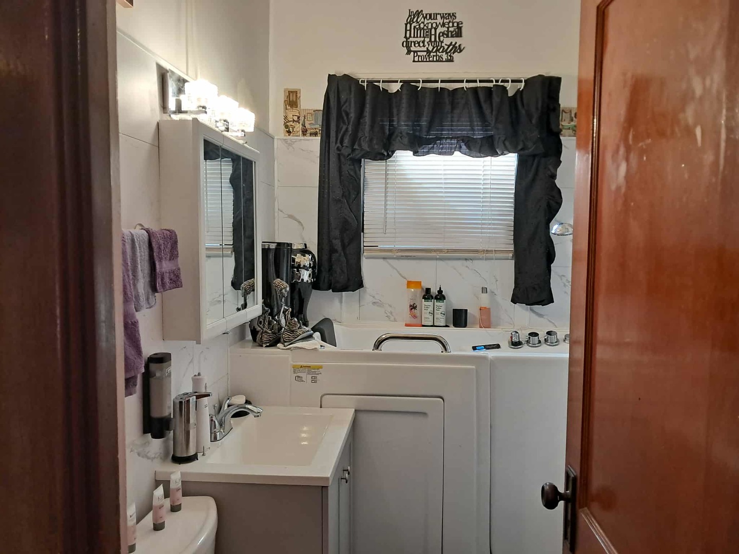 8343 S Cregier Avenue, Chicago, IL 60617