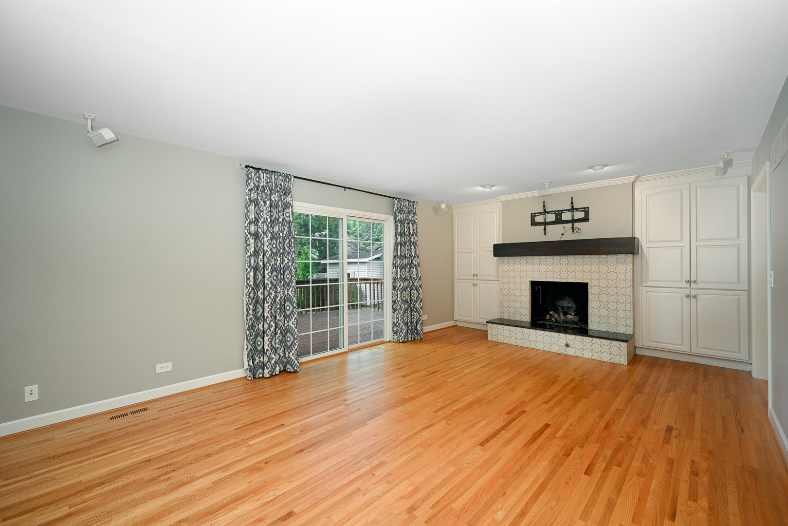 1131 Overton Court, Naperville, IL 60540