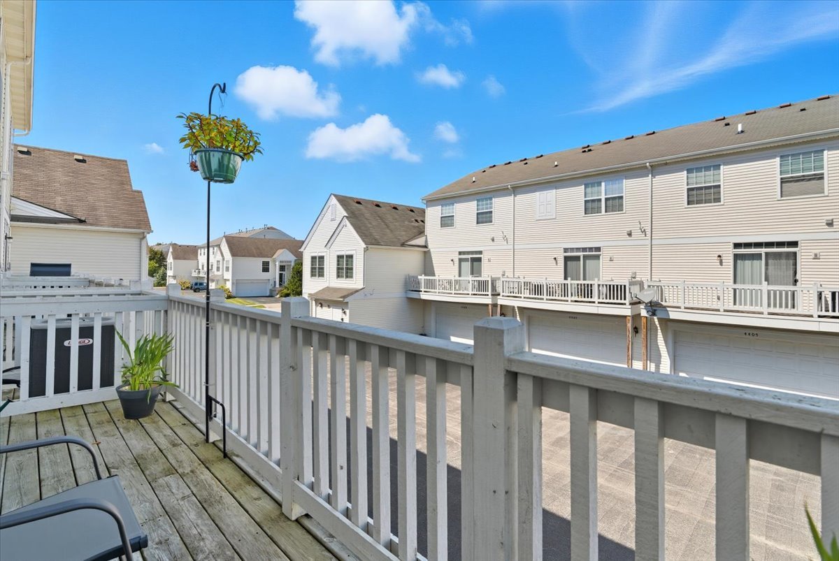 3077 Nicklaus Lane, Wadsworth, IL 60083
