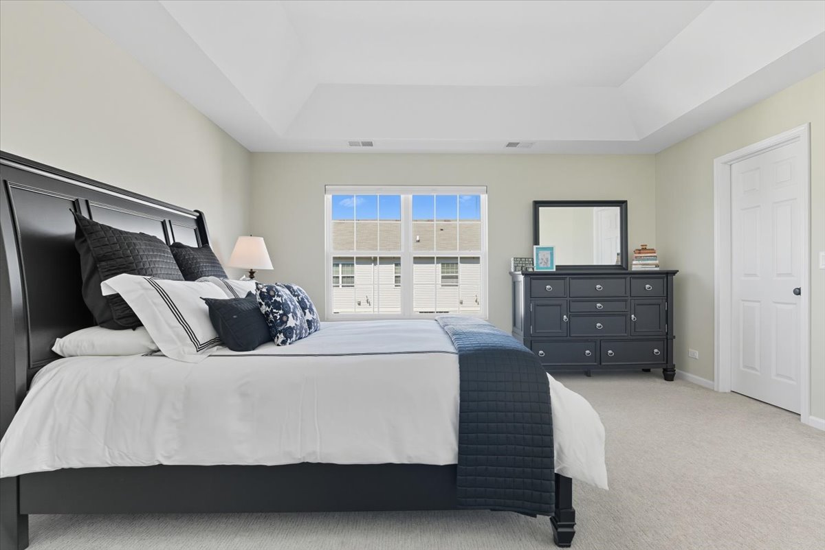 3077 Nicklaus Lane, Wadsworth, IL 60083