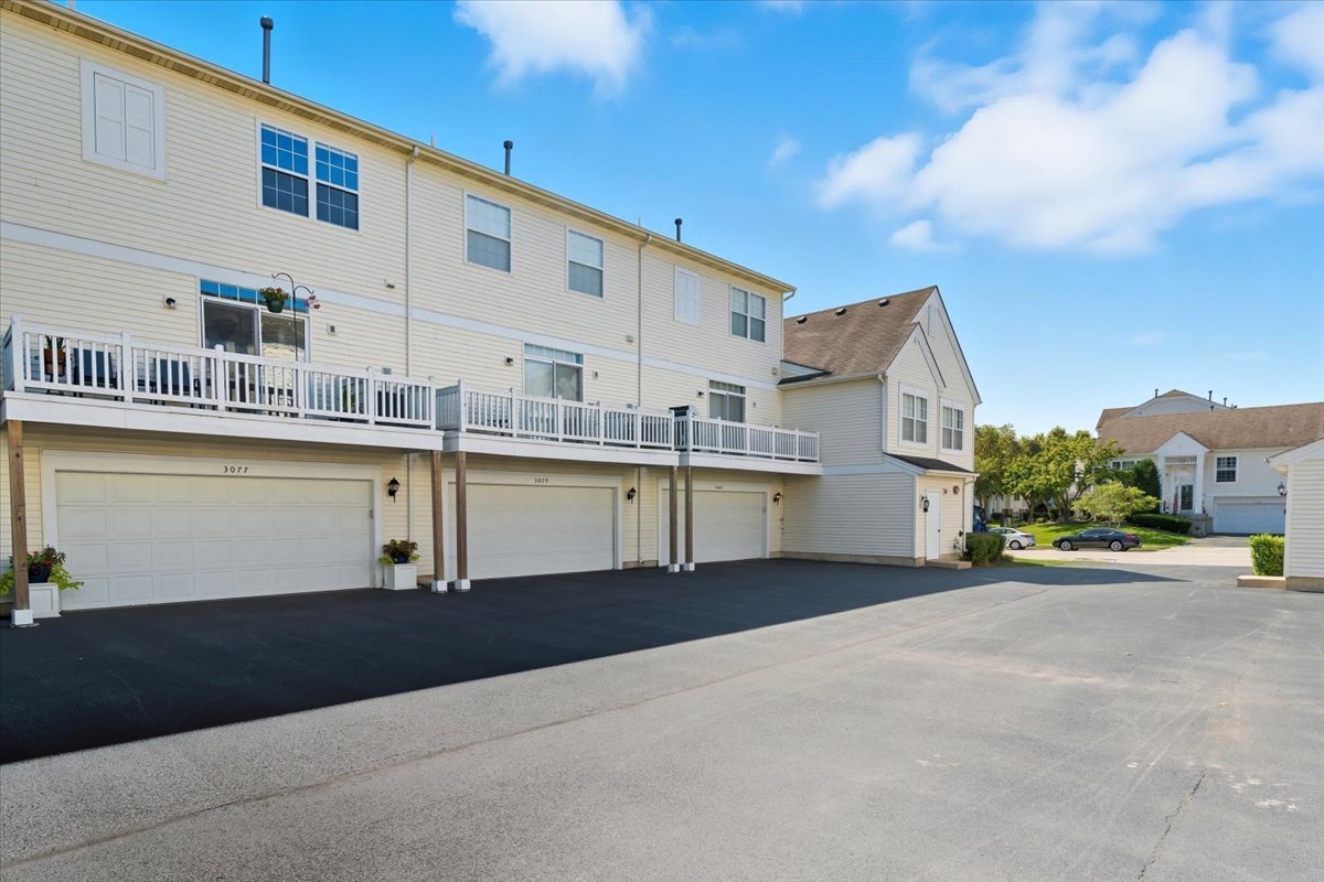 3077 Nicklaus Lane, Wadsworth, IL 60083