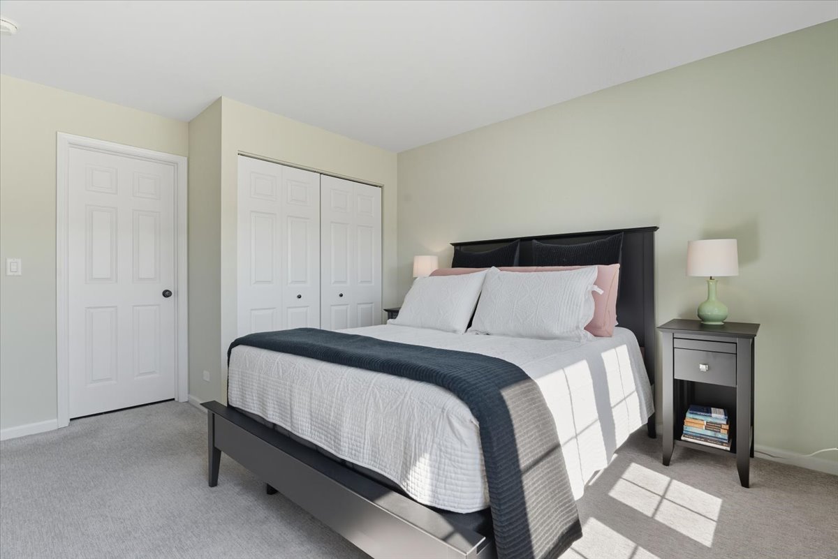3077 Nicklaus Lane, Wadsworth, IL 60083