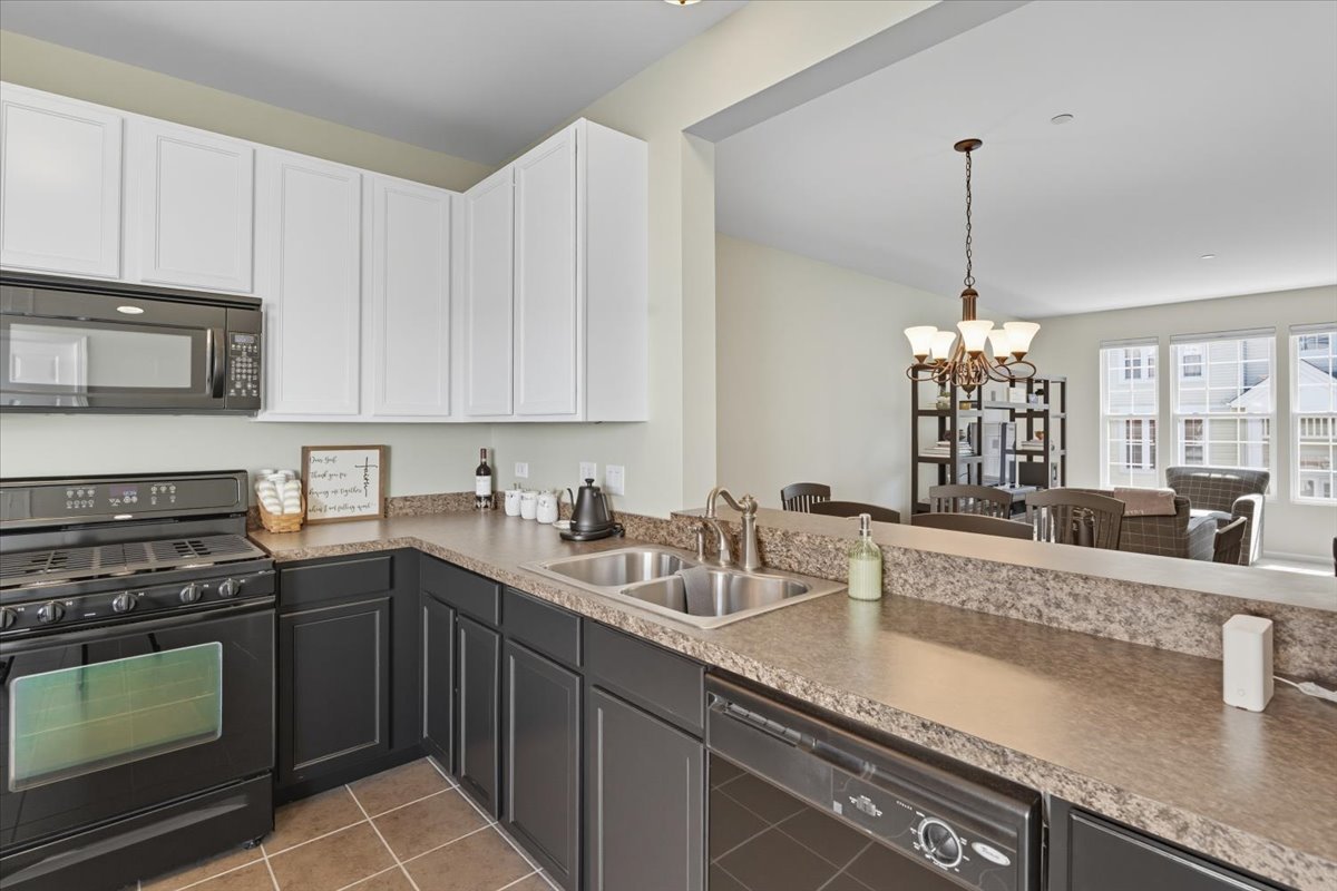 3077 Nicklaus Lane, Wadsworth, IL 60083