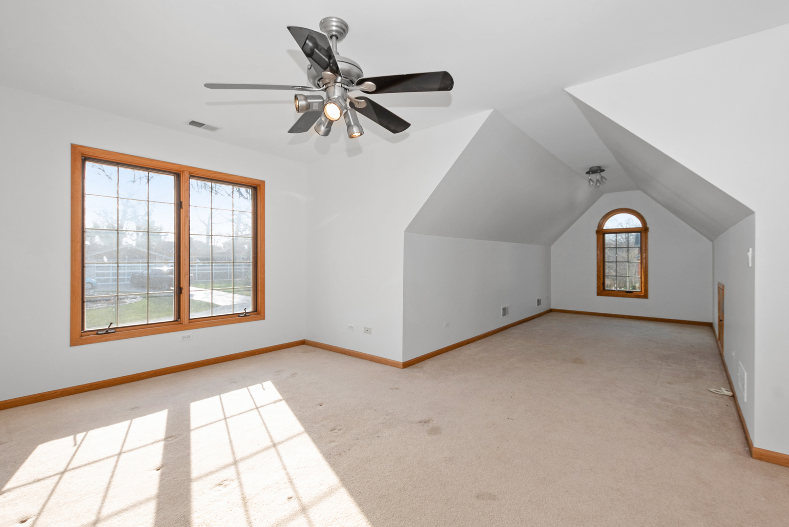 9000 Deerwood Court, Palos Hills, IL 60465