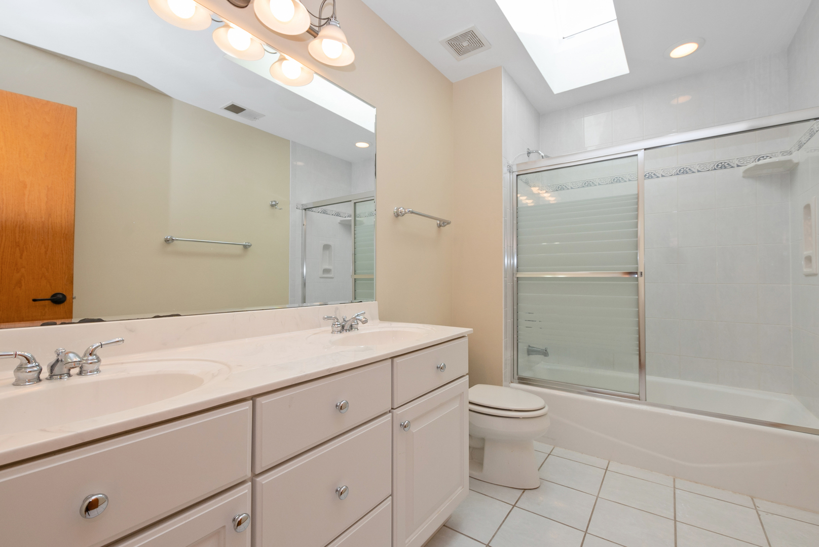 9000 Deerwood Court, Palos Hills, IL 60465