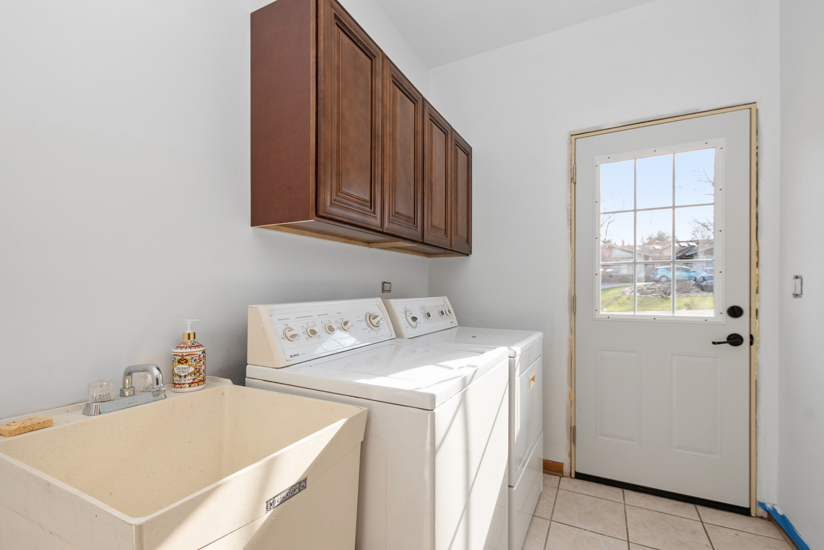 9000 Deerwood Court, Palos Hills, IL 60465