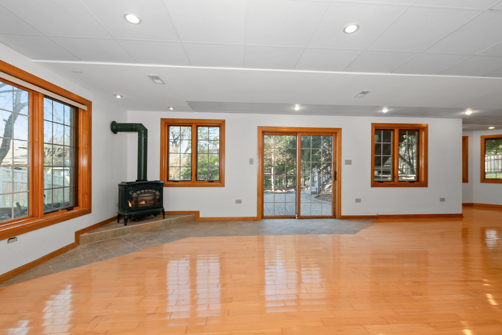 9000 Deerwood Court, Palos Hills, IL 60465