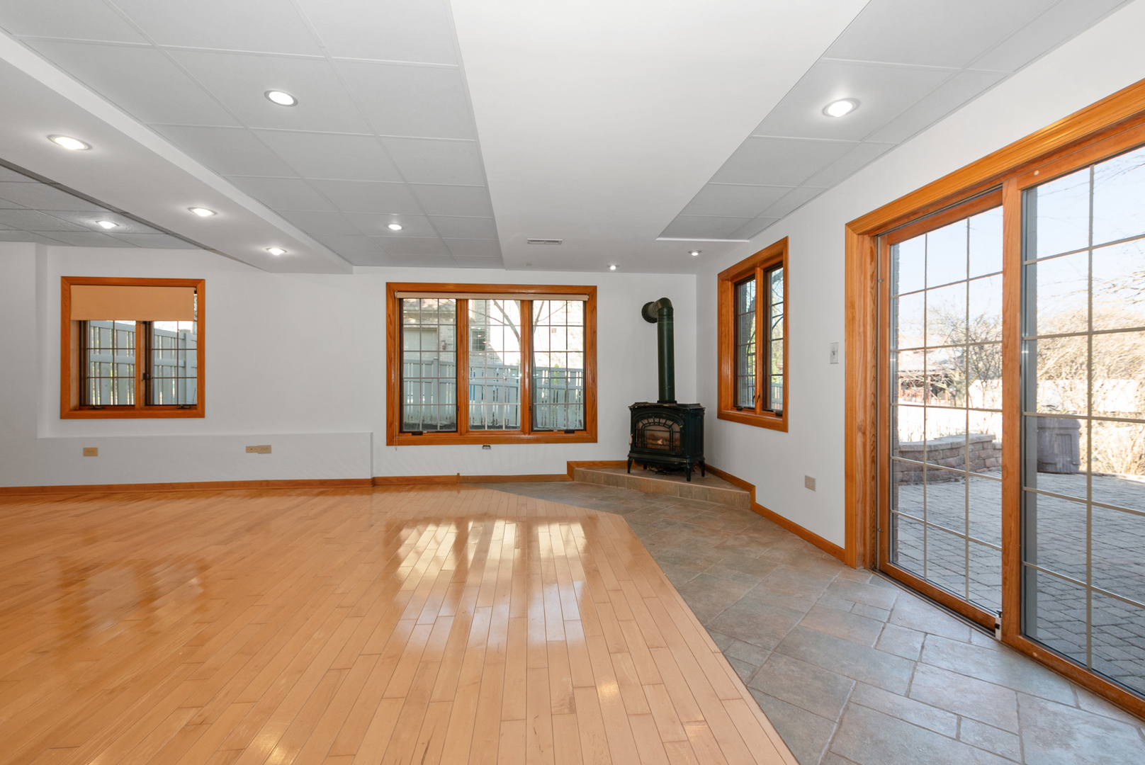 9000 Deerwood Court, Palos Hills, IL 60465