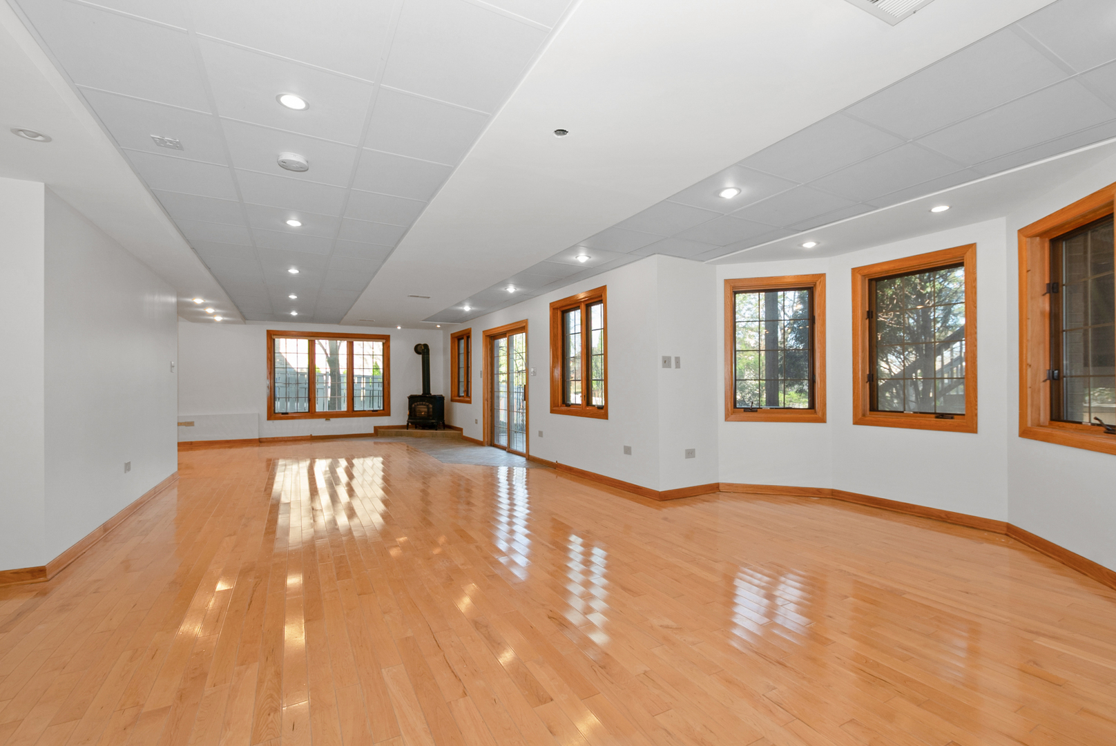 9000 Deerwood Court, Palos Hills, IL 60465