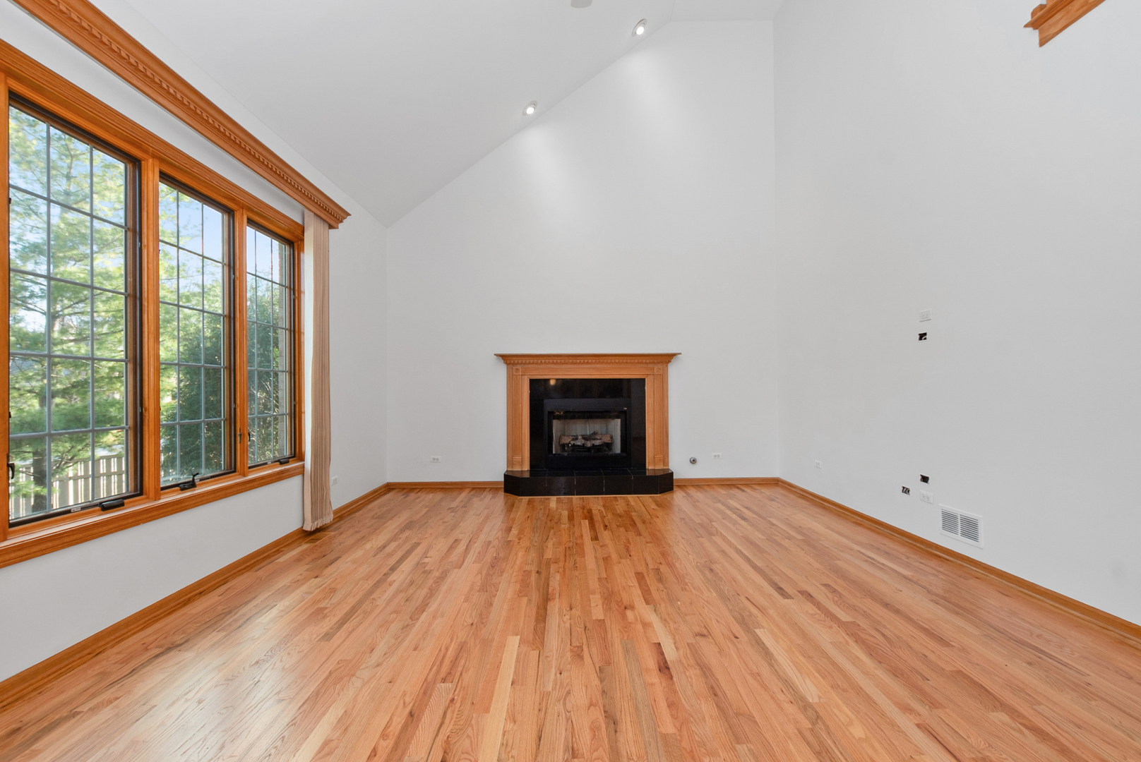 9000 Deerwood Court, Palos Hills, IL 60465