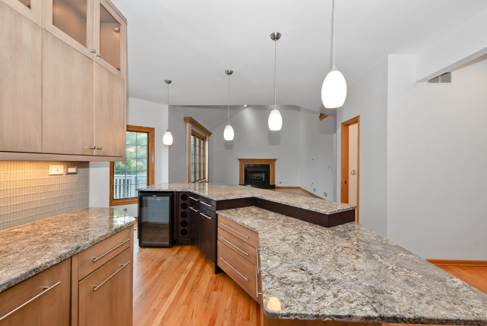 9000 Deerwood Court, Palos Hills, IL 60465