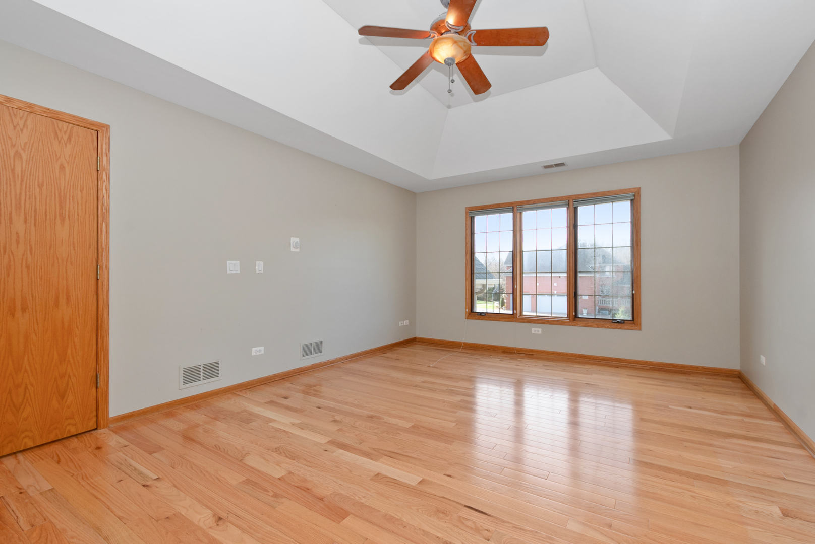 9000 Deerwood Court, Palos Hills, IL 60465