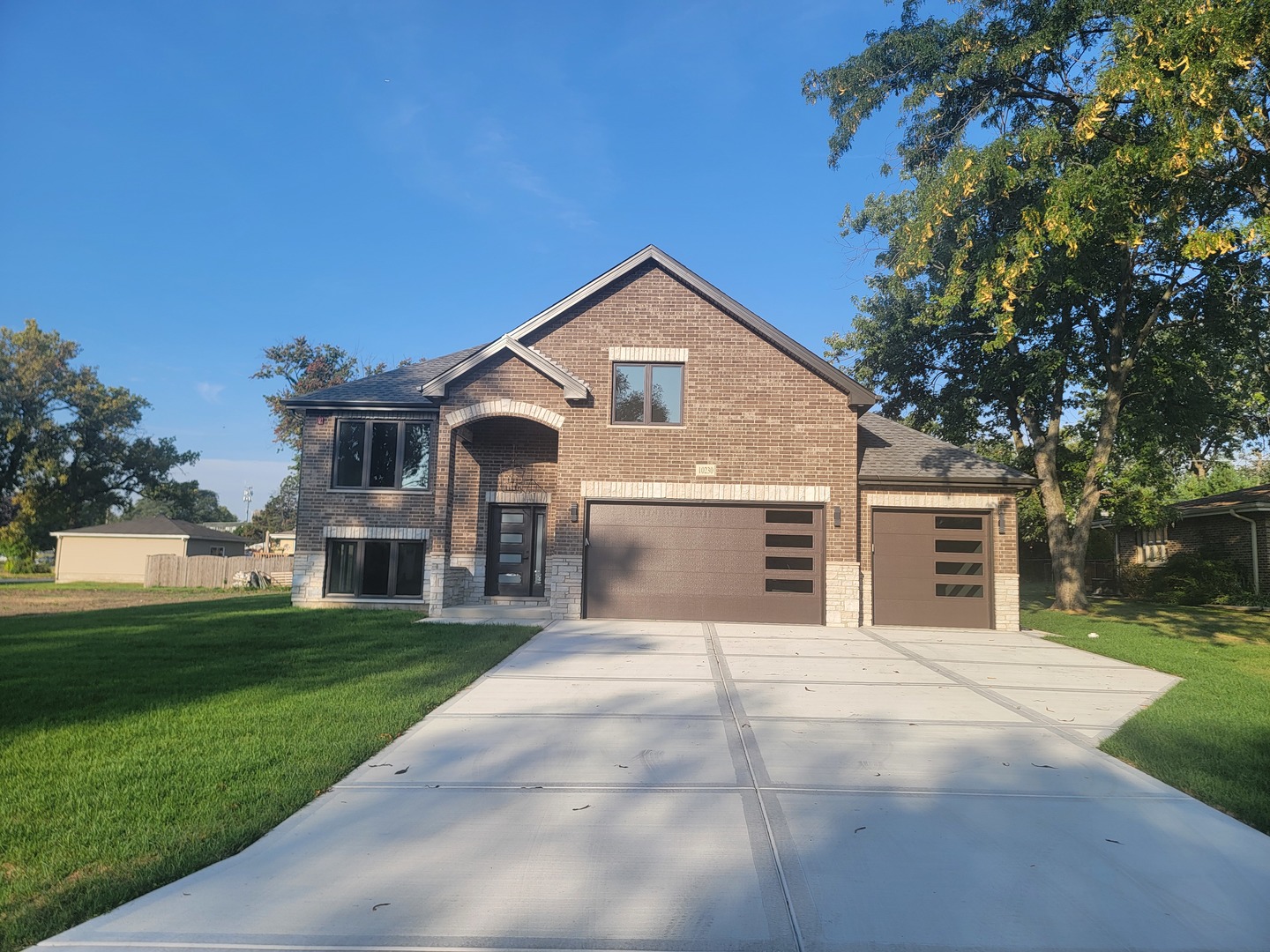 10230 S 83rd Court, Palos Hills, IL 60465