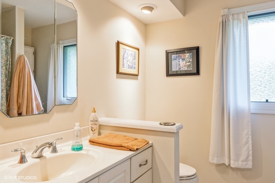 1909 Louise Street, Crystal Lake, IL 60014