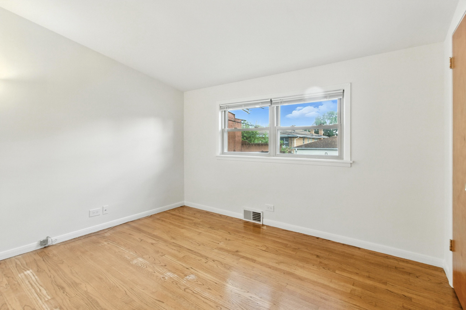 7215 Lyons Street, Morton Grove, IL 60053