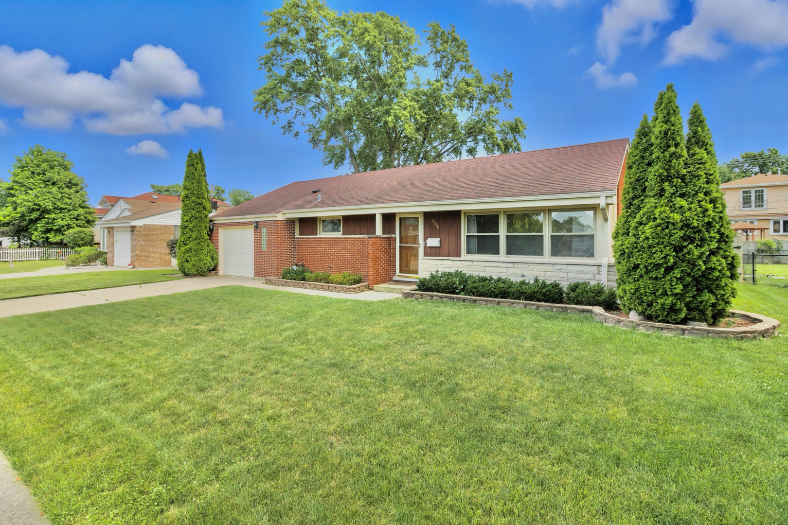 7215 Lyons Street, Morton Grove, IL 60053